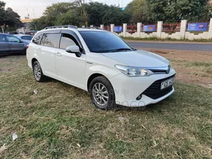 Toyota Corolla Fielder 1.5 Hybrid FWD 2016 White