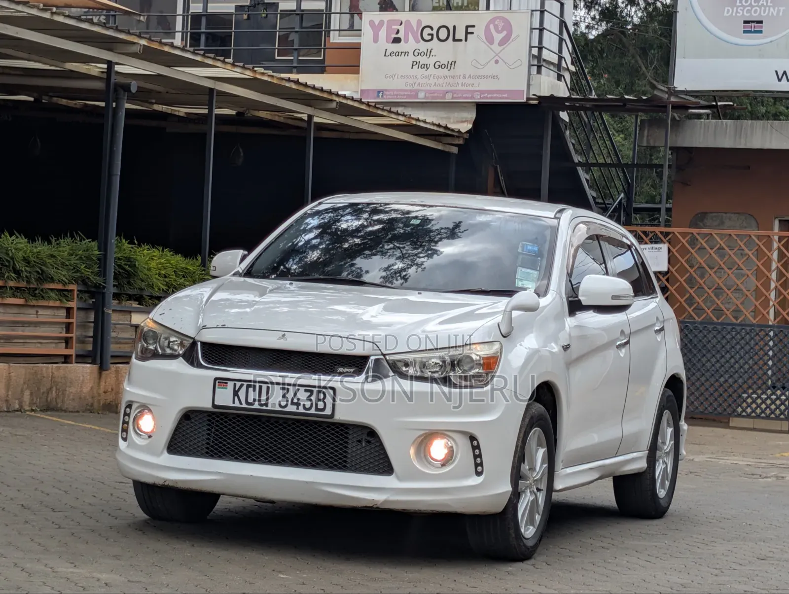 Mitsubishi RVR 2010 White