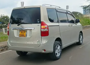 Toyota Noah 2011 Beige