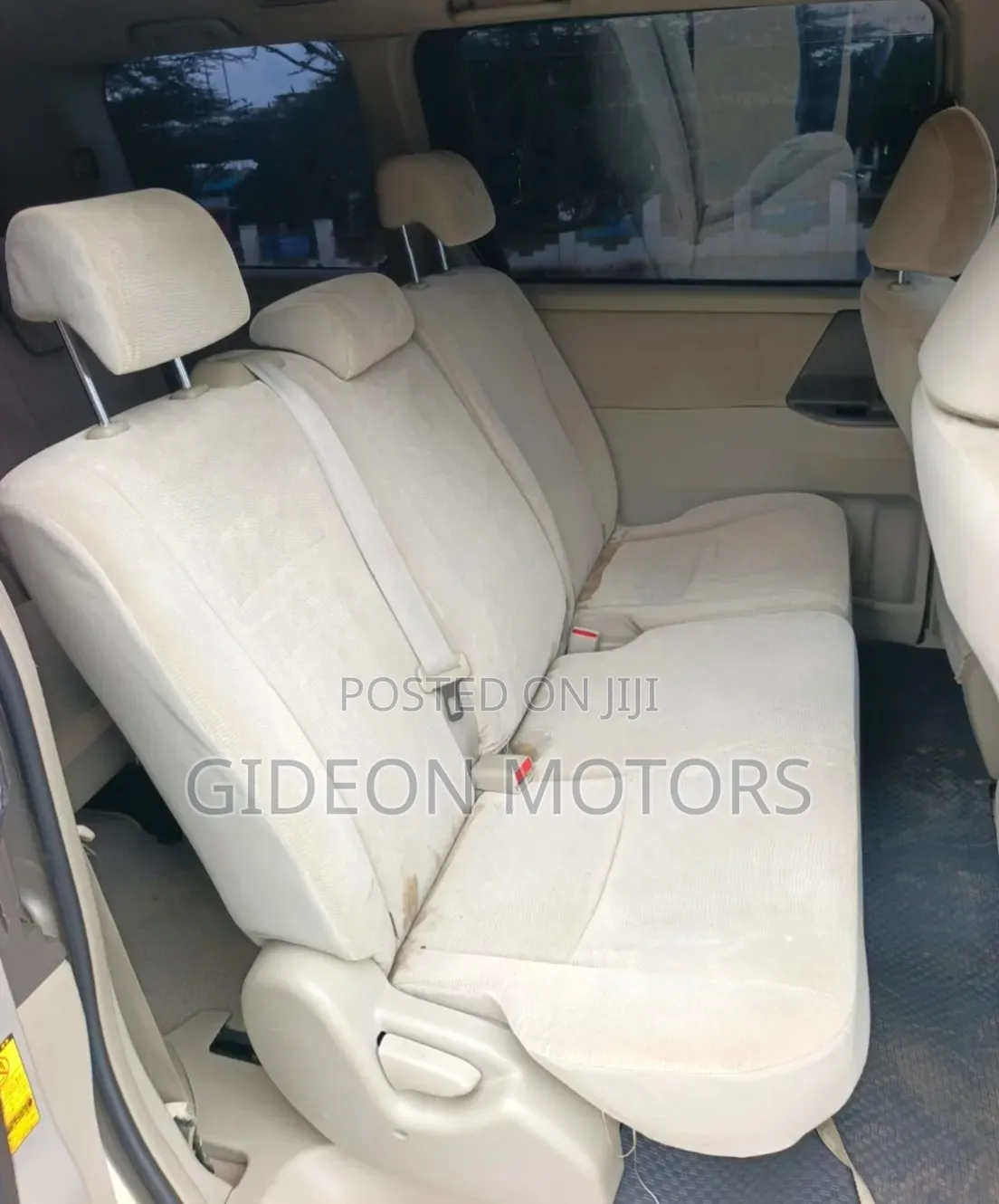 Toyota Noah 2011 Beige