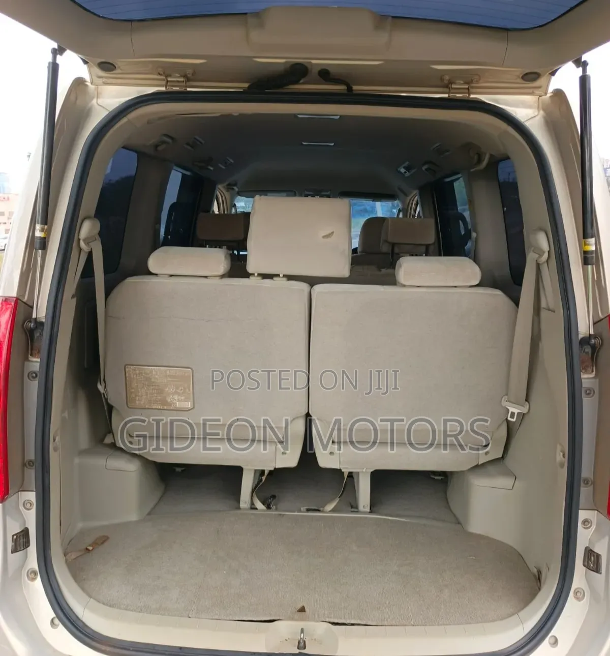 Toyota Noah 2011 Beige