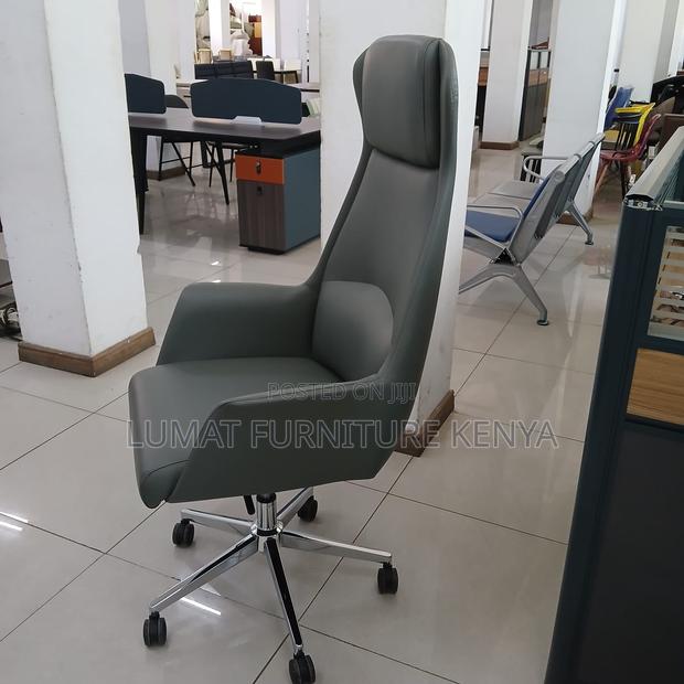 Gray Unique Executive Office Chair - thumbnail 2
