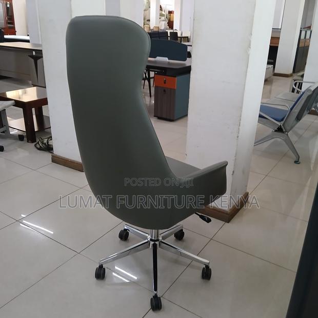 Gray Unique Executive Office Chair - thumbnail 3