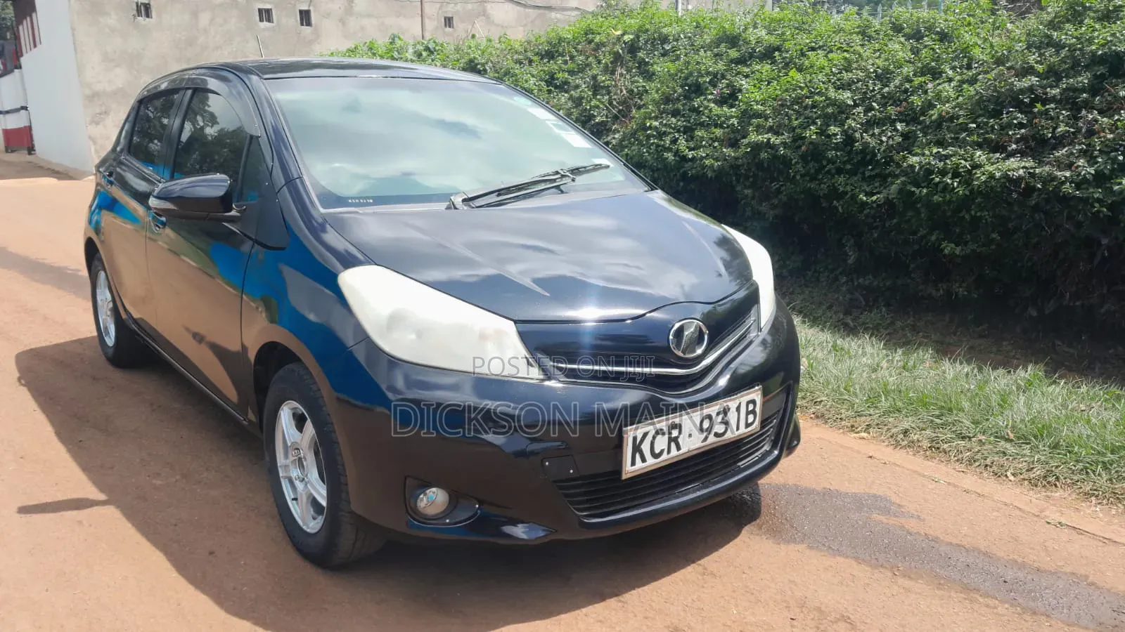 Toyota Vitz 2012 Black