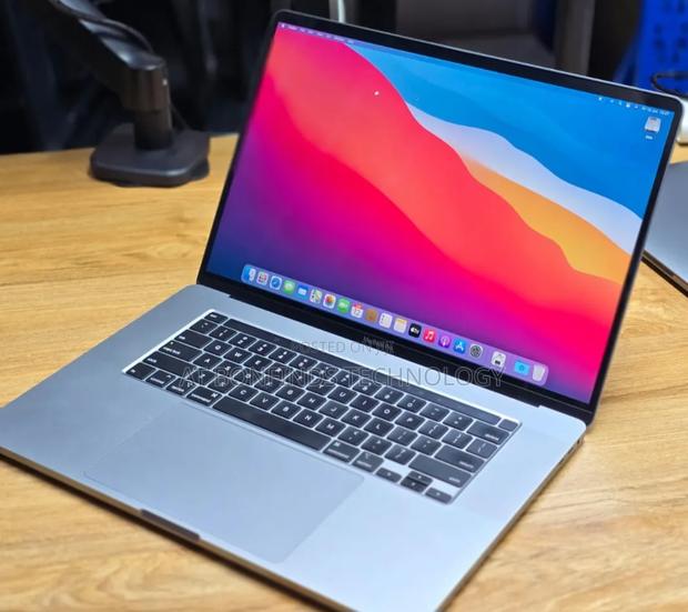 Laptop Apple MacBook Pro 16GB Intel Core i9 SSD 1T