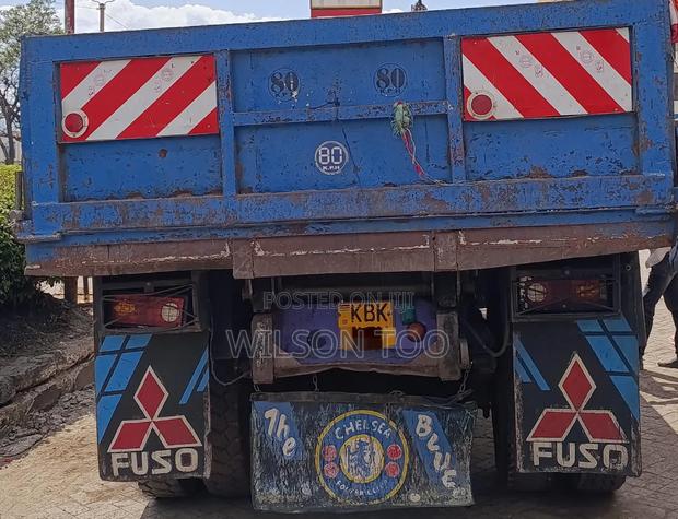 Mitsubishi Fuso Tipper - thumbnail 4