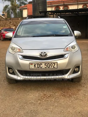 Toyota Ractis 2015 Silver