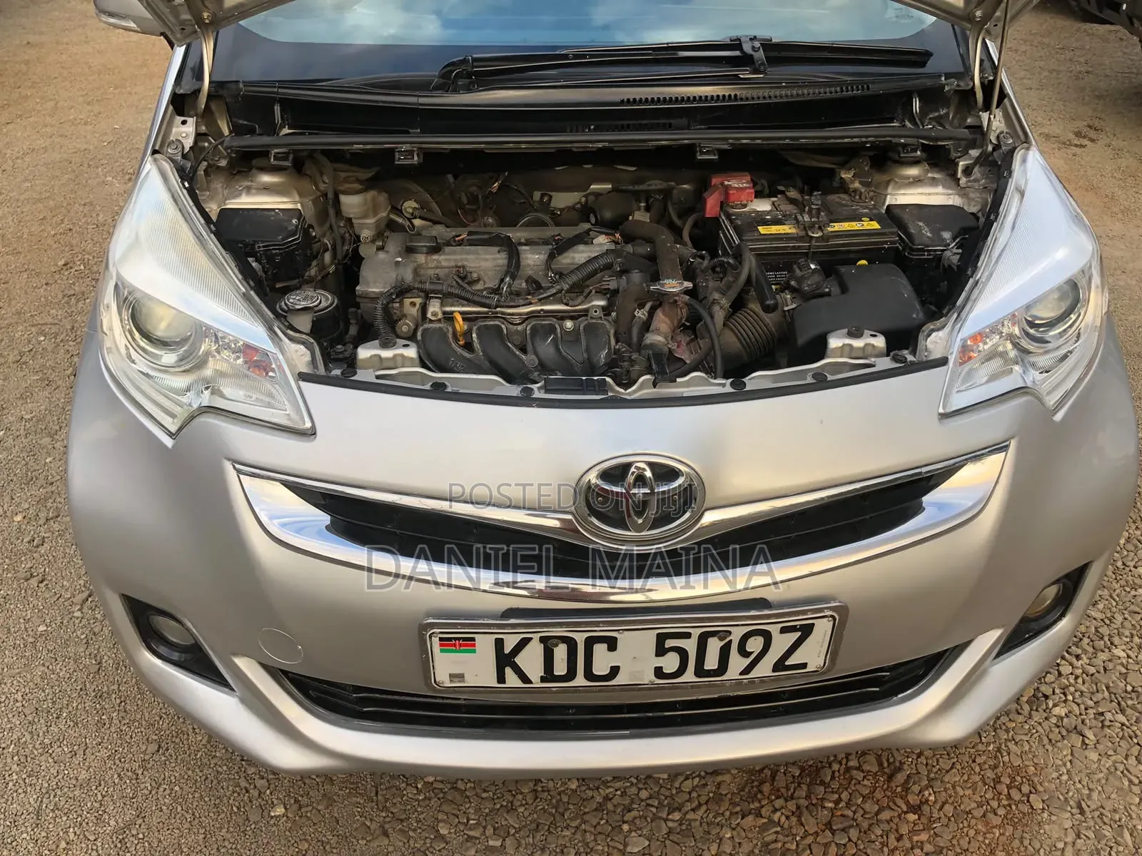 Toyota Ractis 2015 Silver