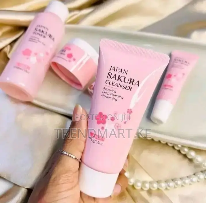 Sakura Facial Cleanser(100ml)