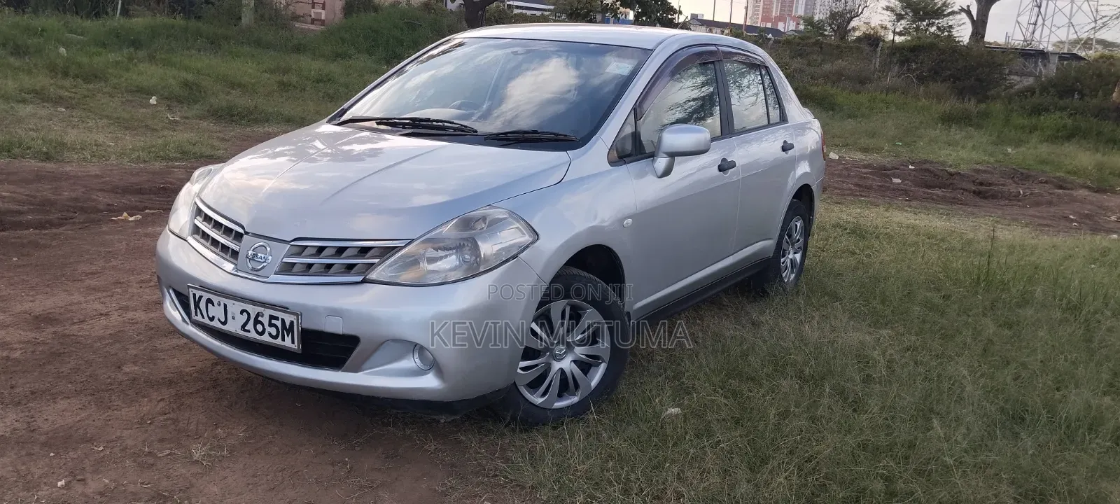 Nissan Tiida 2009 Silver