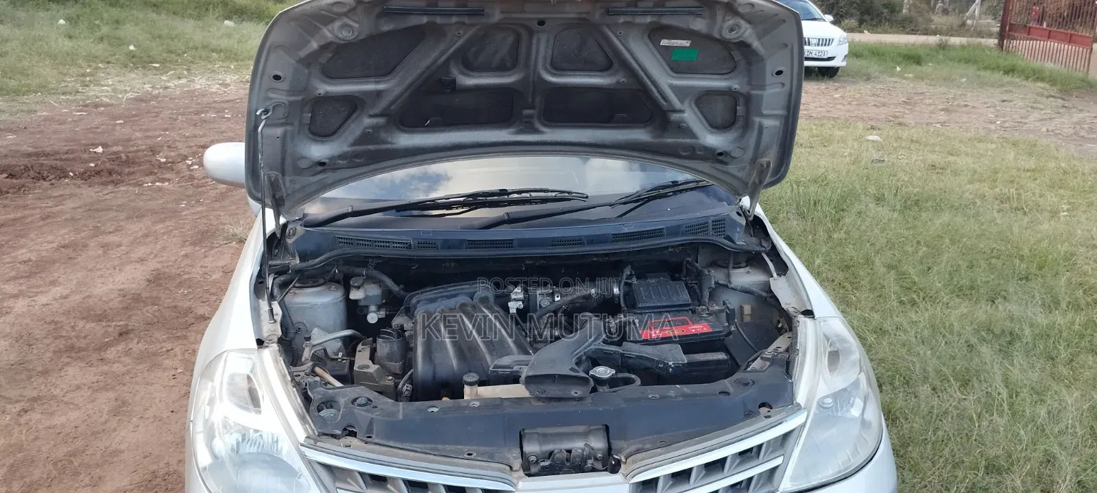 Nissan Tiida 2009 Silver