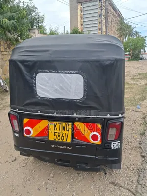 Piaggio 2022 Black