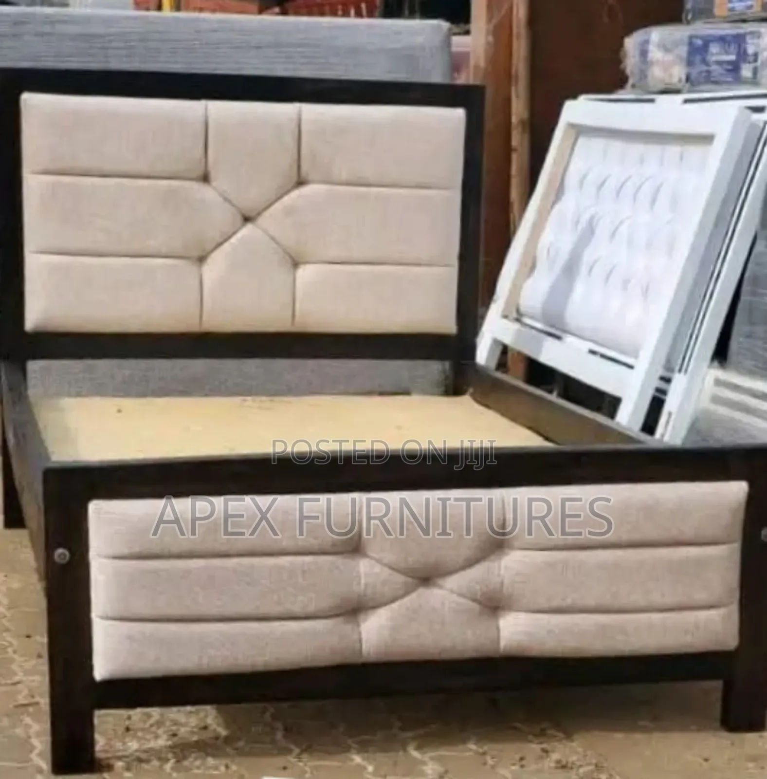 Black and Cream 4*6 Bed