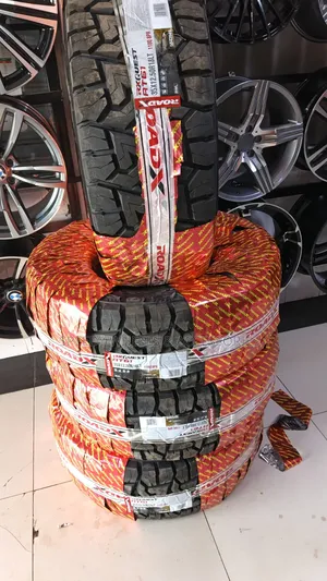 35x12.50r18 at Road X