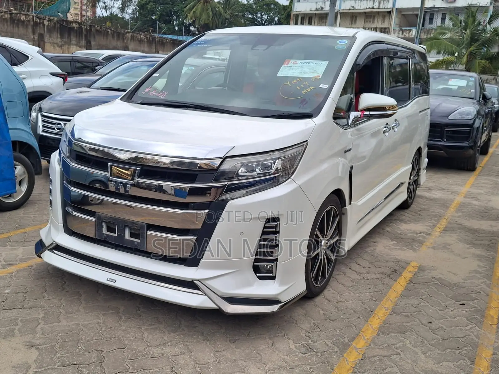 Toyota Noah 2019 Ivory