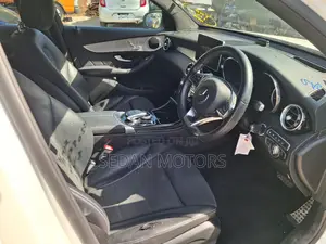 Mercedes-Benz GLC-Class 2019 Off white