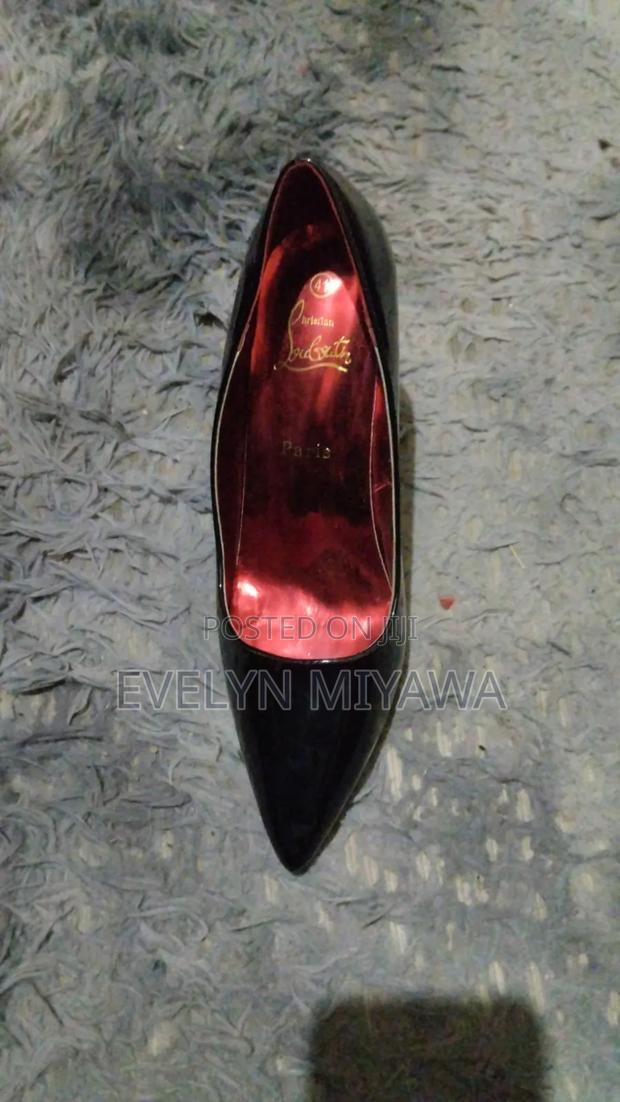 Selling Black Heels - thumbnail 2