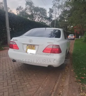 Toyota Crown 2007 White