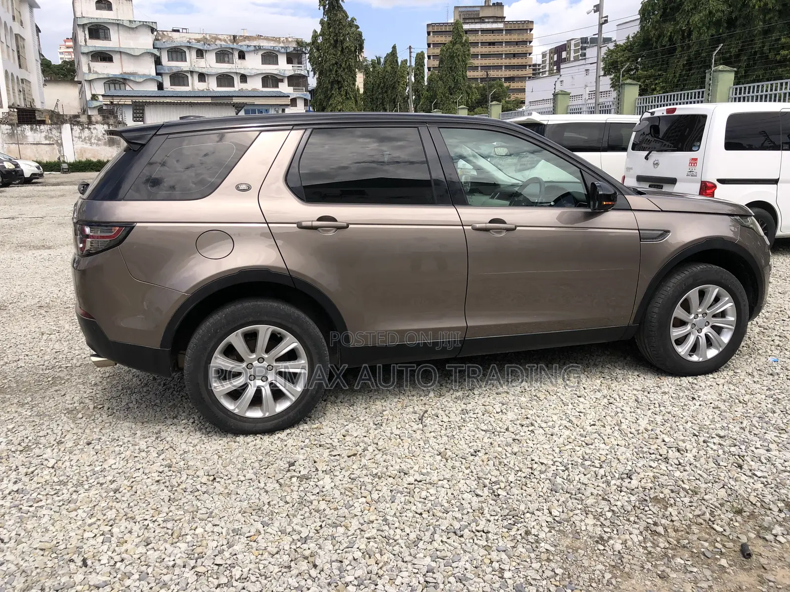 Land Rover Discovery Sport 2016 Brown