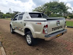 Toyota Hilux 2007 Silver