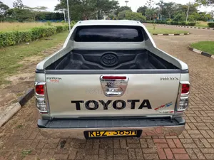 Toyota Hilux 2007 Silver
