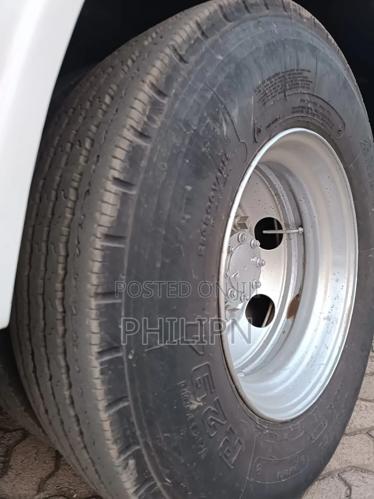 Isuzu NQR 2014 White