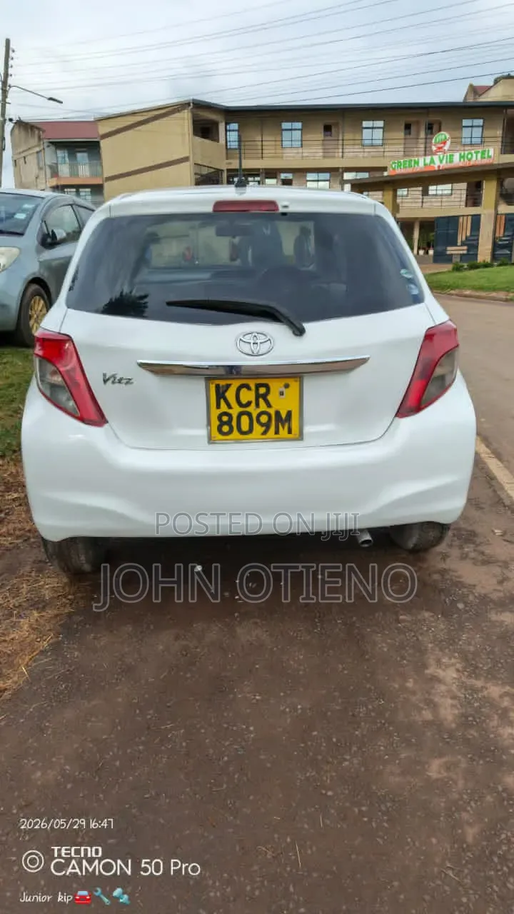Toyota Vitz 2011 White