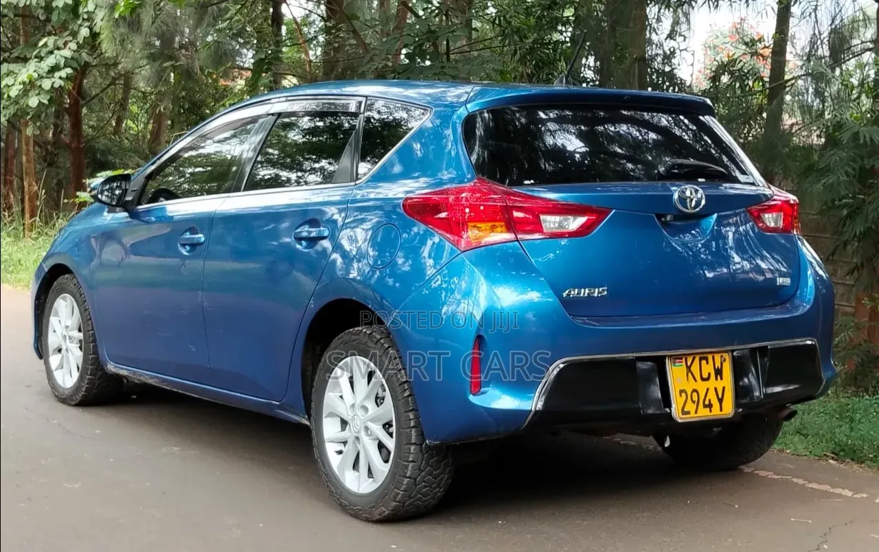 Toyota Auris 2013 Blue