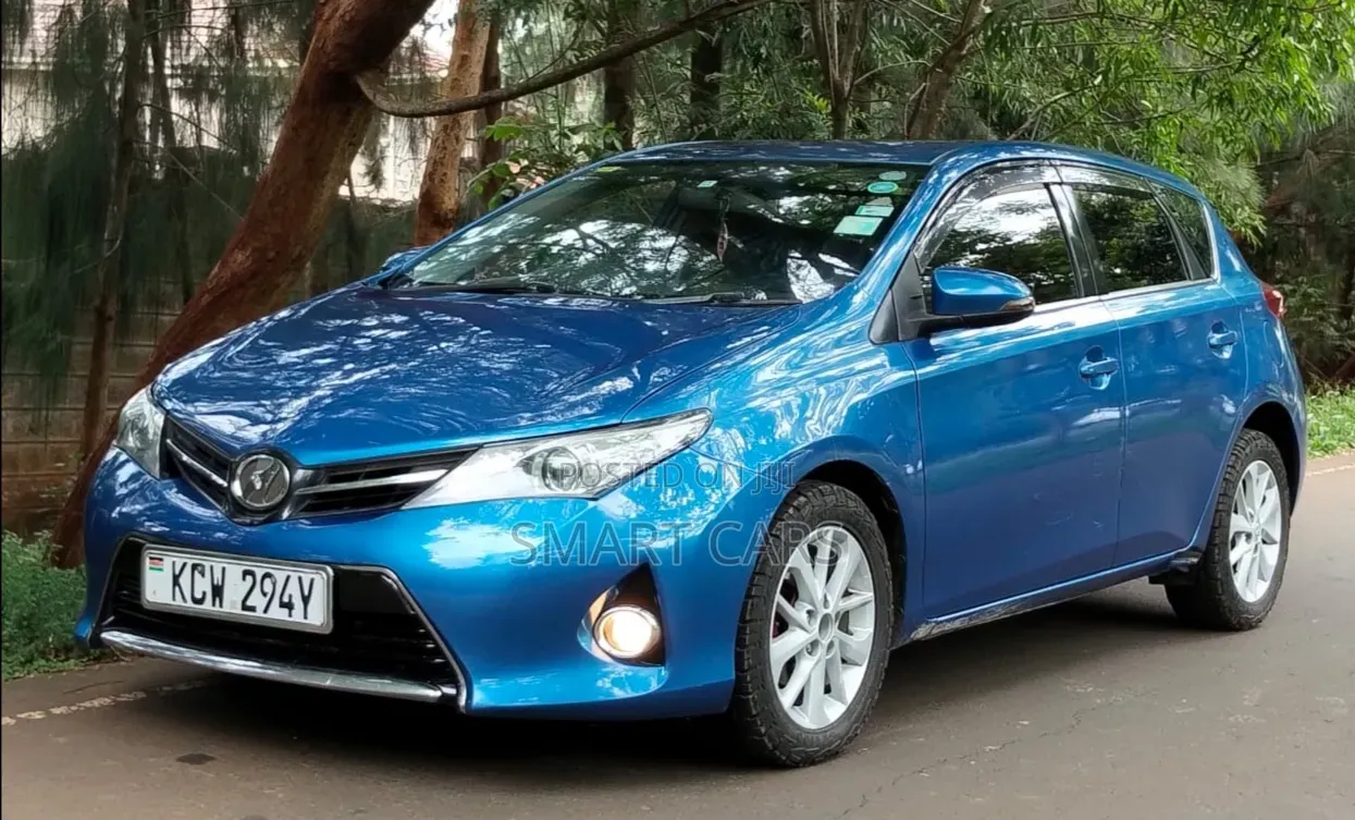 Toyota Auris 2013 Blue