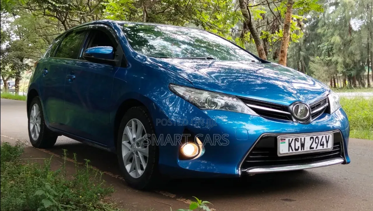 Toyota Auris 2013 Blue