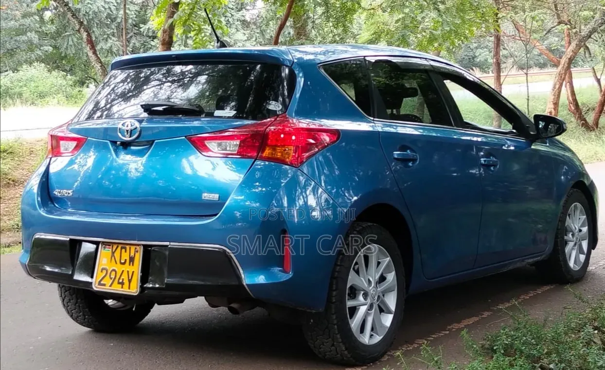 Toyota Auris 2013 Blue