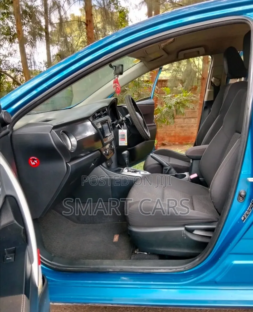Toyota Auris 2013 Blue