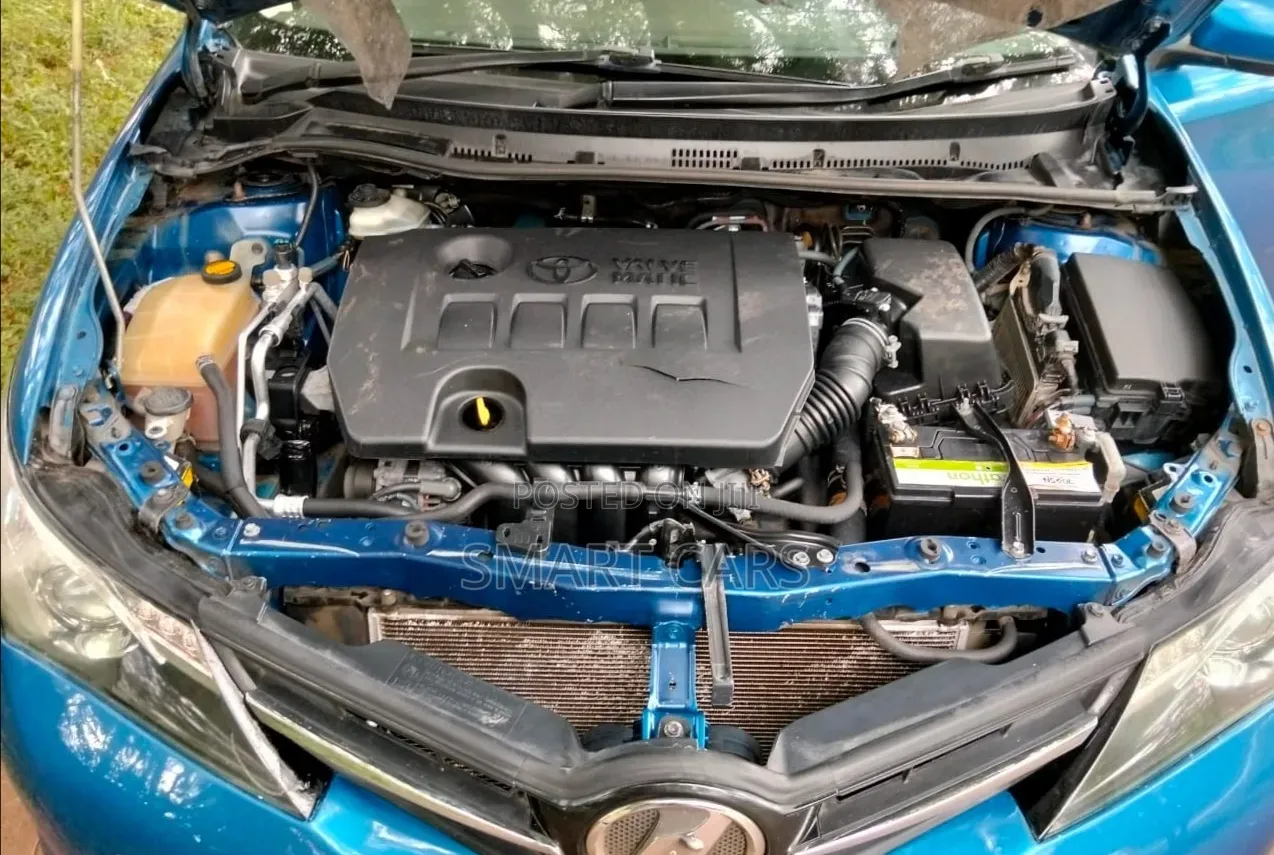 Toyota Auris 2013 Blue