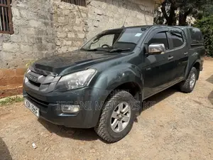 Isuzu D-MAX 2015 Green