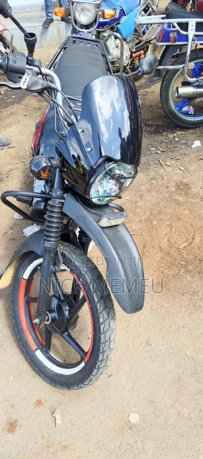 Bajaj Boxer 2025 Black