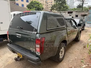 Isuzu D-MAX 2015 Green