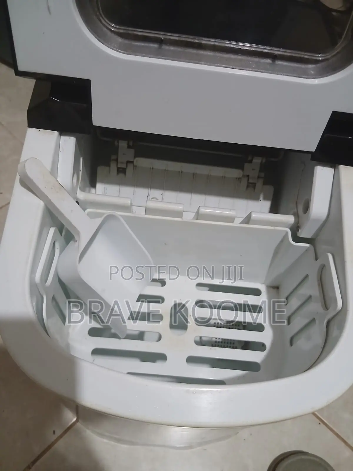 Countertop Ice Cube Maker