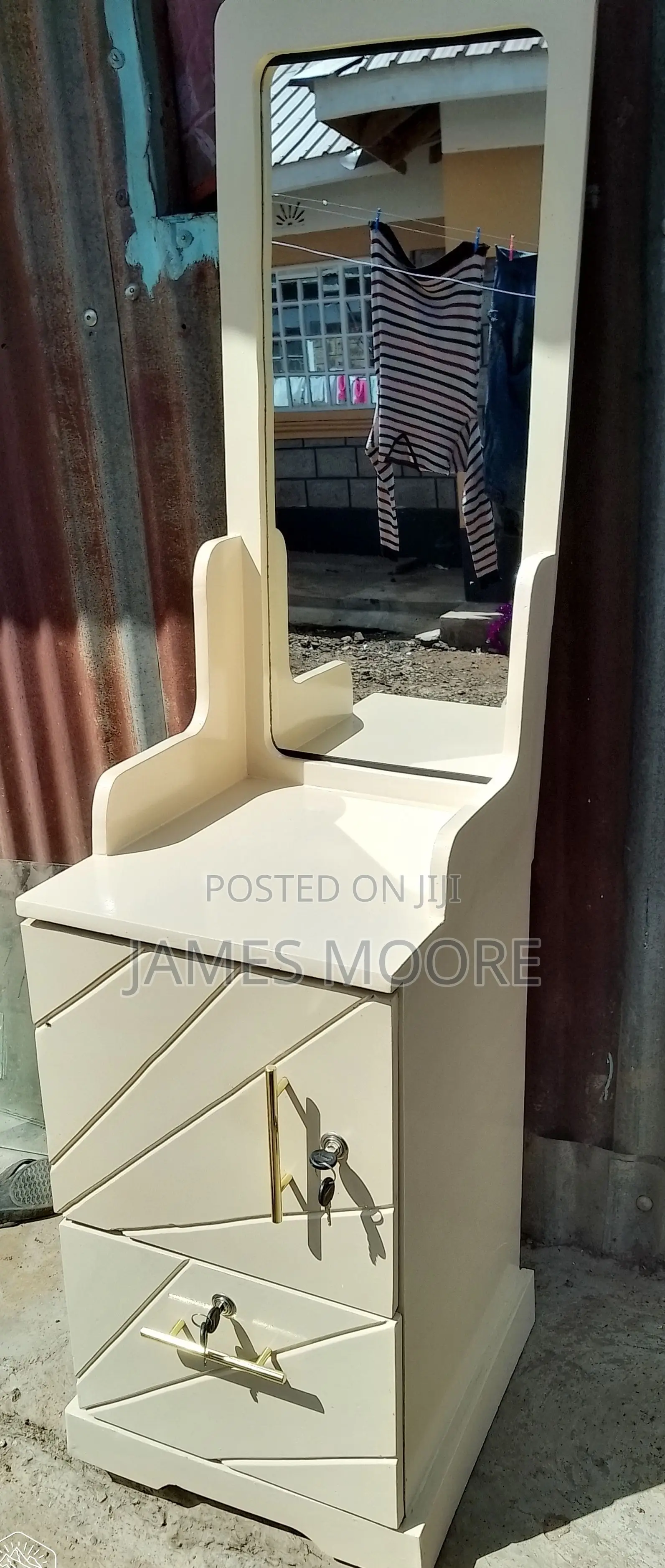 Small Space Dressing Mirrors