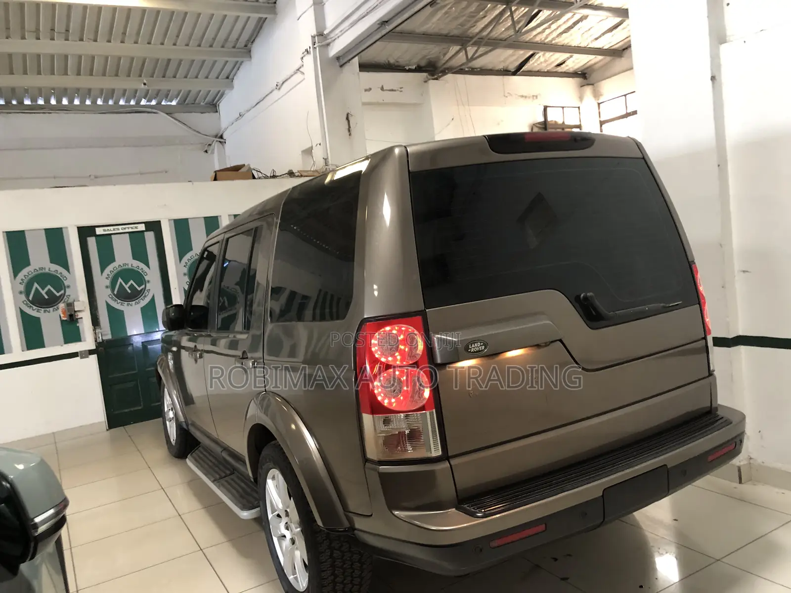 Land Rover Discovery 2014 Brown