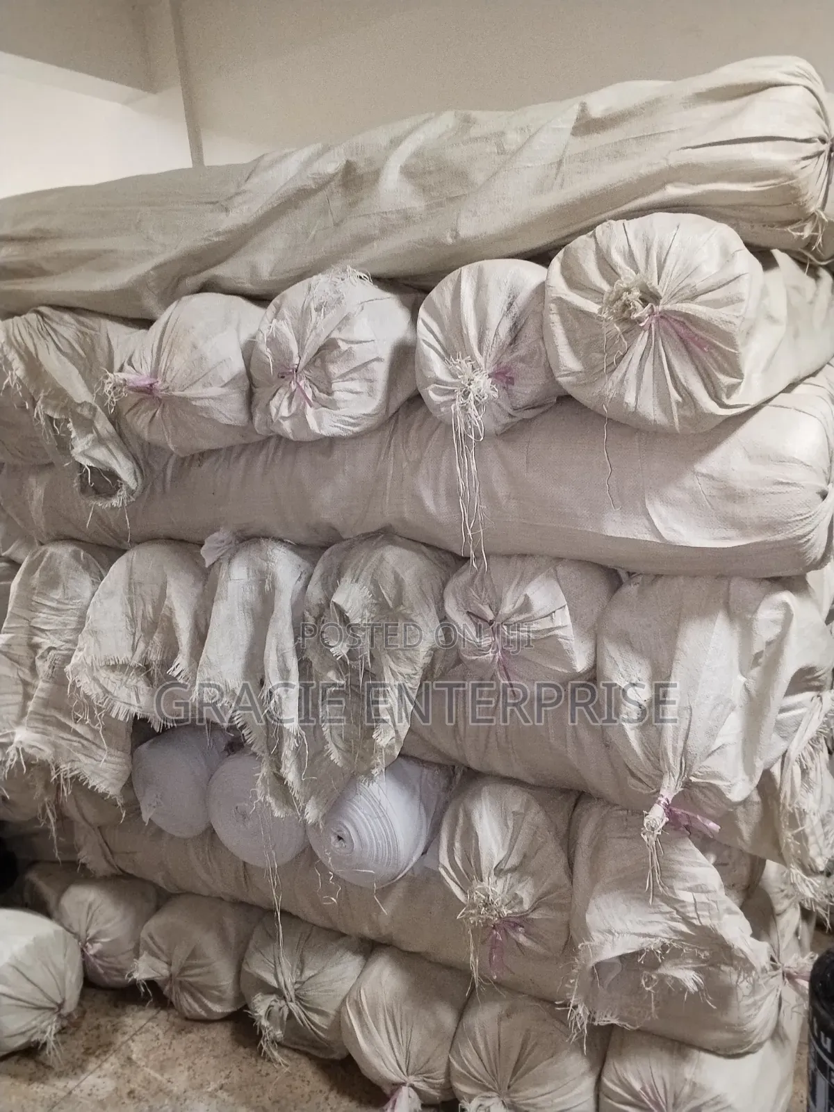 Burlap/ Heavy-Duty Geotextile Fabrics.