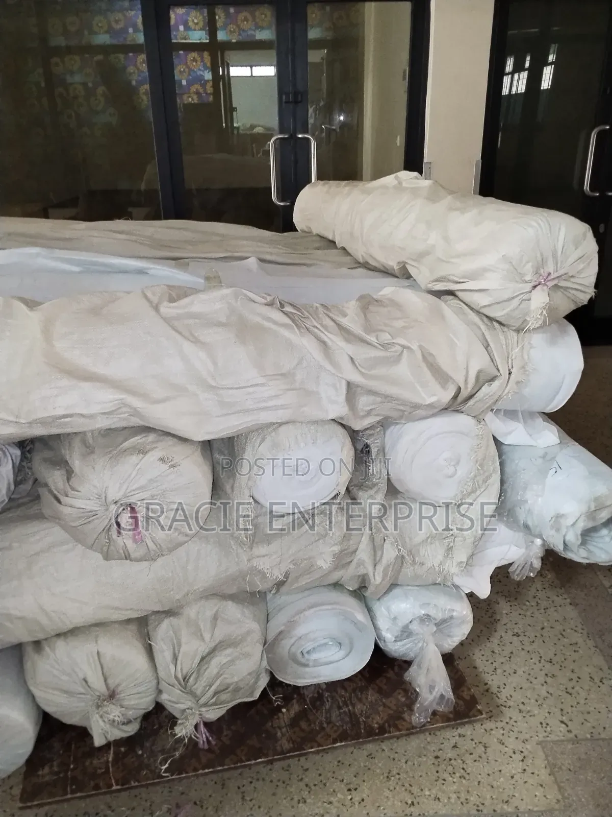 Burlap/ Heavy-Duty Geotextile Fabrics.
