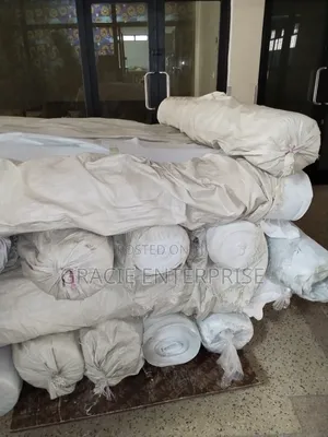 Burlap/ Heavy-Duty Geotextile Fabrics.