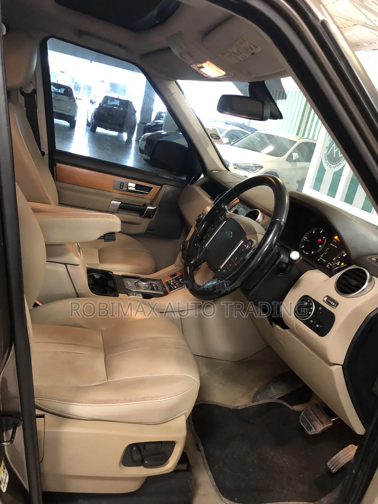Land Rover Discovery 2014 Brown