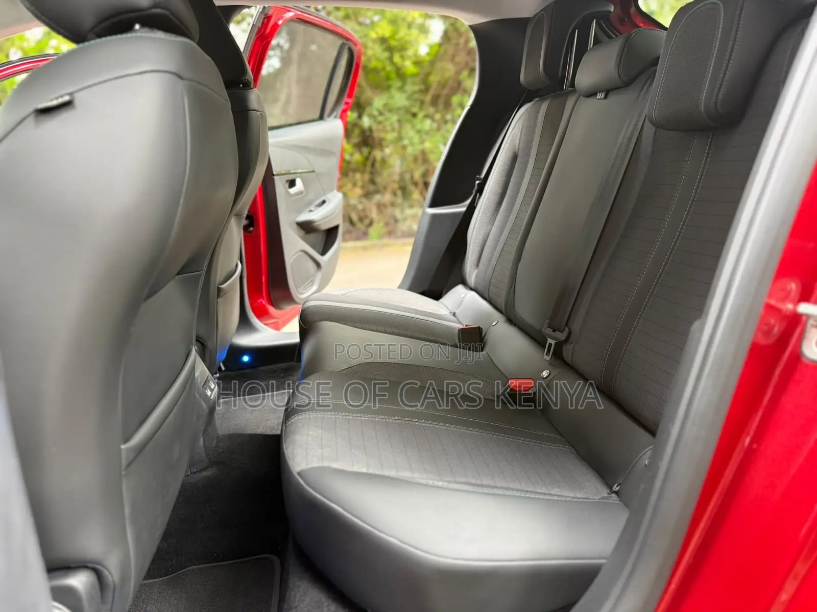 Peugeot 208 2021 Red