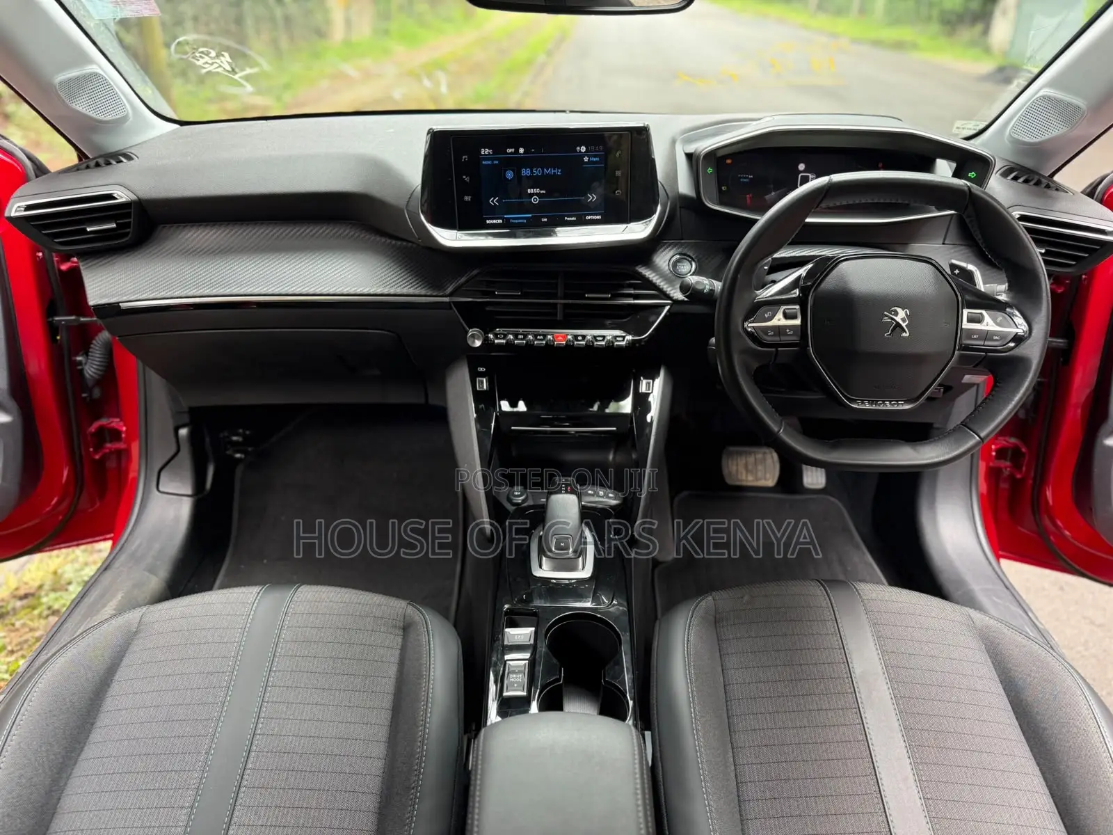 Peugeot 208 2021 Red
