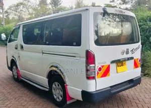 Toyota HiAce 2014 White
