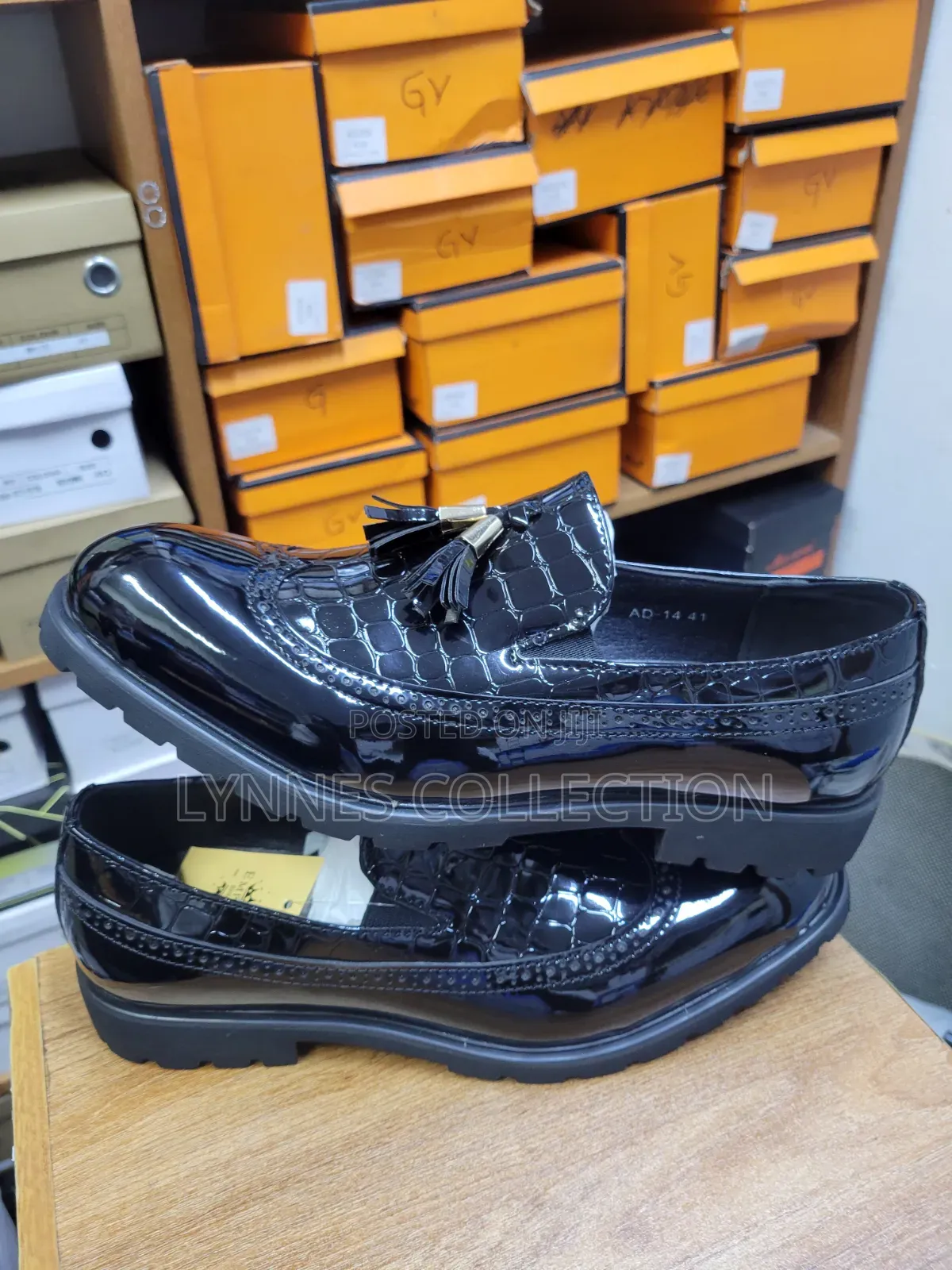 Wetlook Black Shoes, Designed for Those Who Appreciate Elegance