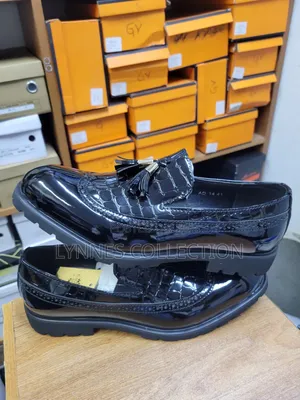 Wetlook Black Shoes, Designed for Those Who Appreciate Elegance