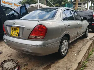Nissan Bluebird 2004 Gray