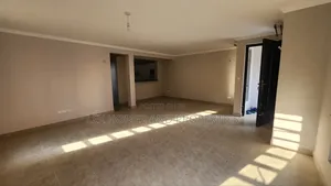3bdrm Townhouse / Terrace in Oloika for rent